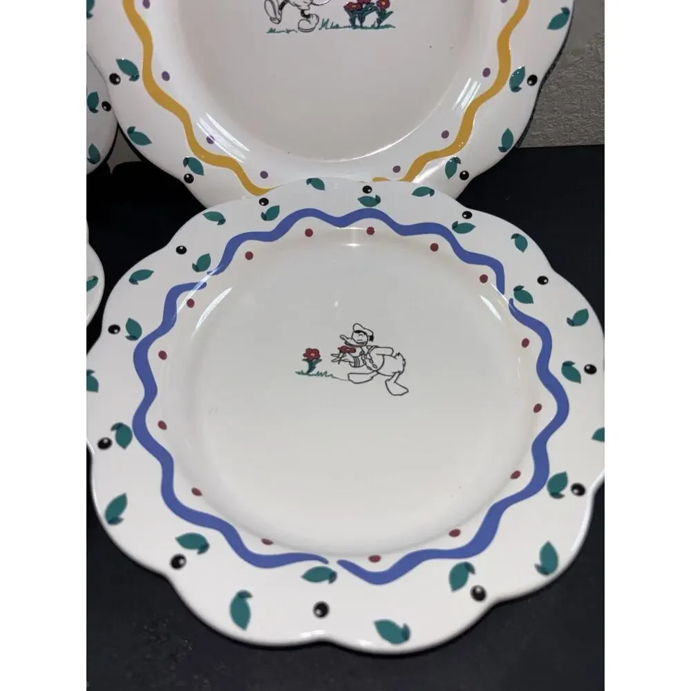 4 Pflatzgraff Mickey & Co Salad Dessert Plates Minnie Donald (2) Mickey 8.5”